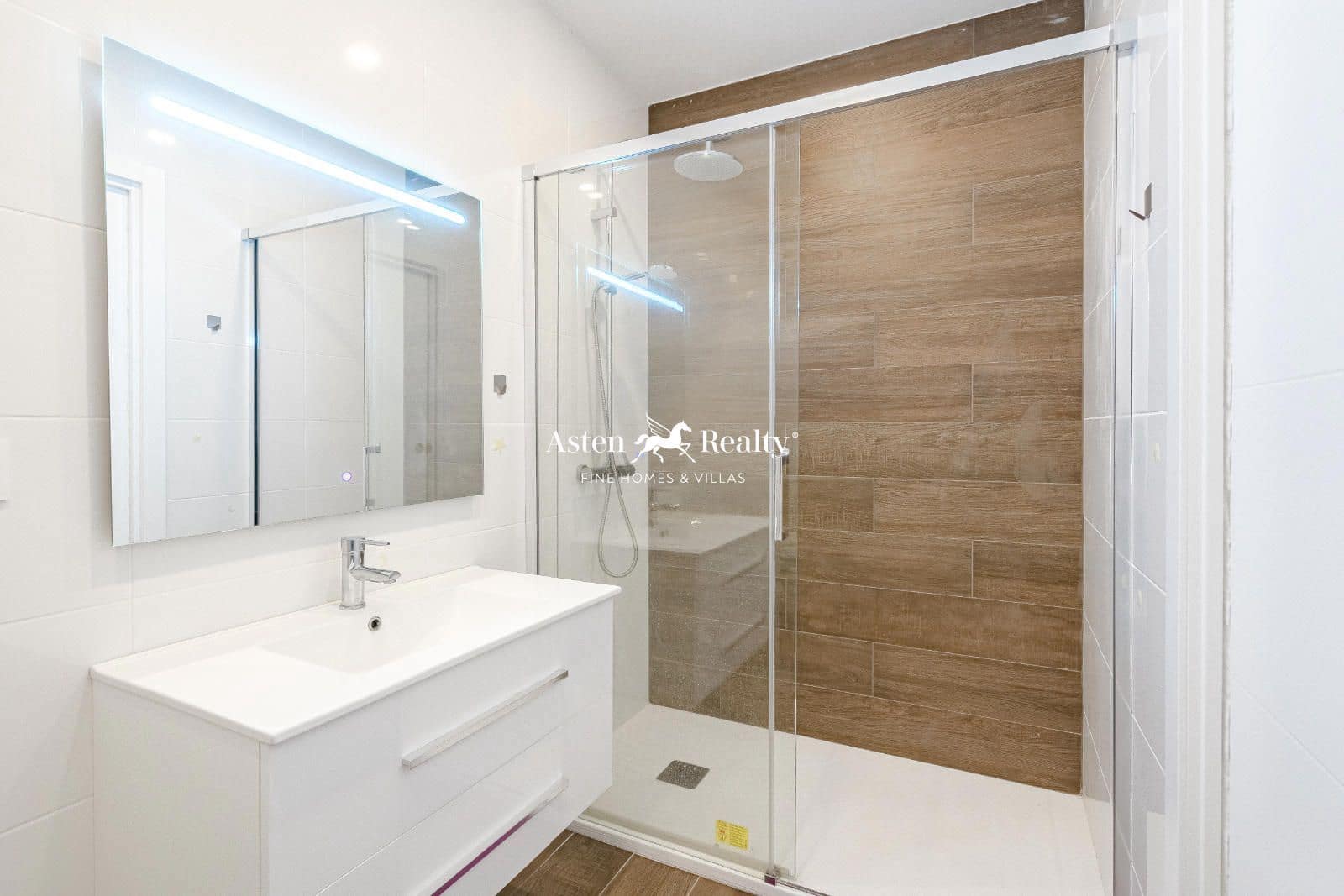 3 slaapkamer Huis te koop in Torviscas met zwembad garage - € 850.000 (Ref: 8738881)