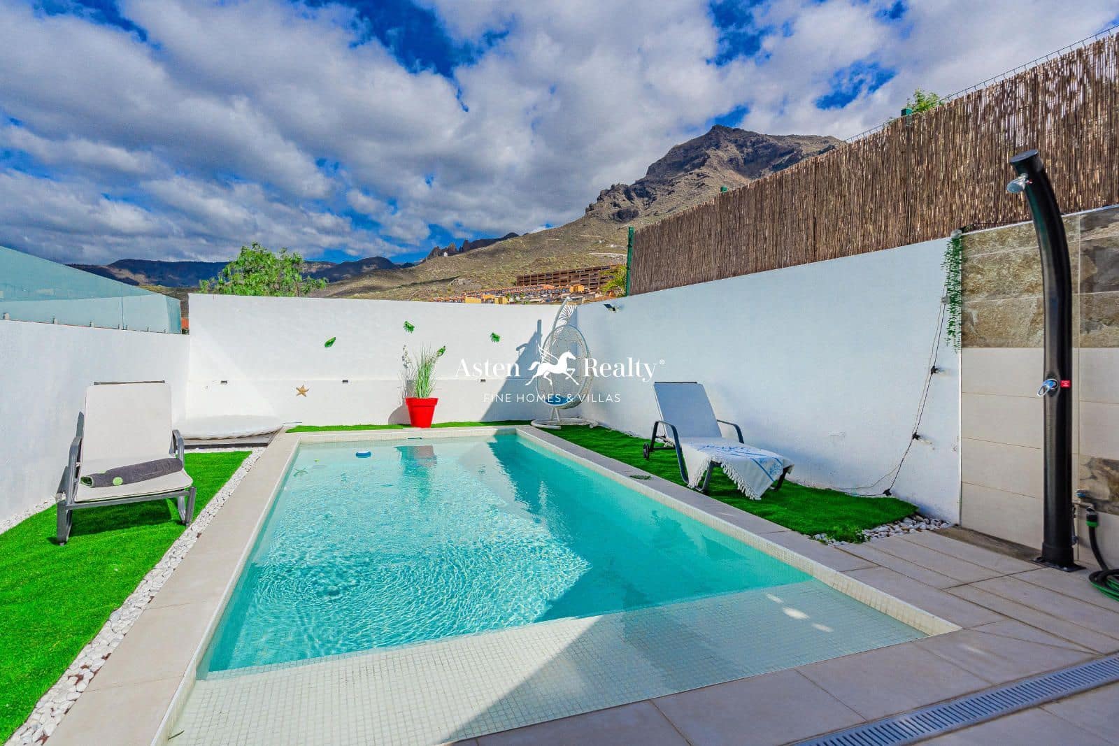 3 slaapkamer Huis te koop in Torviscas met zwembad garage - € 850.000 (Ref: 8738881)