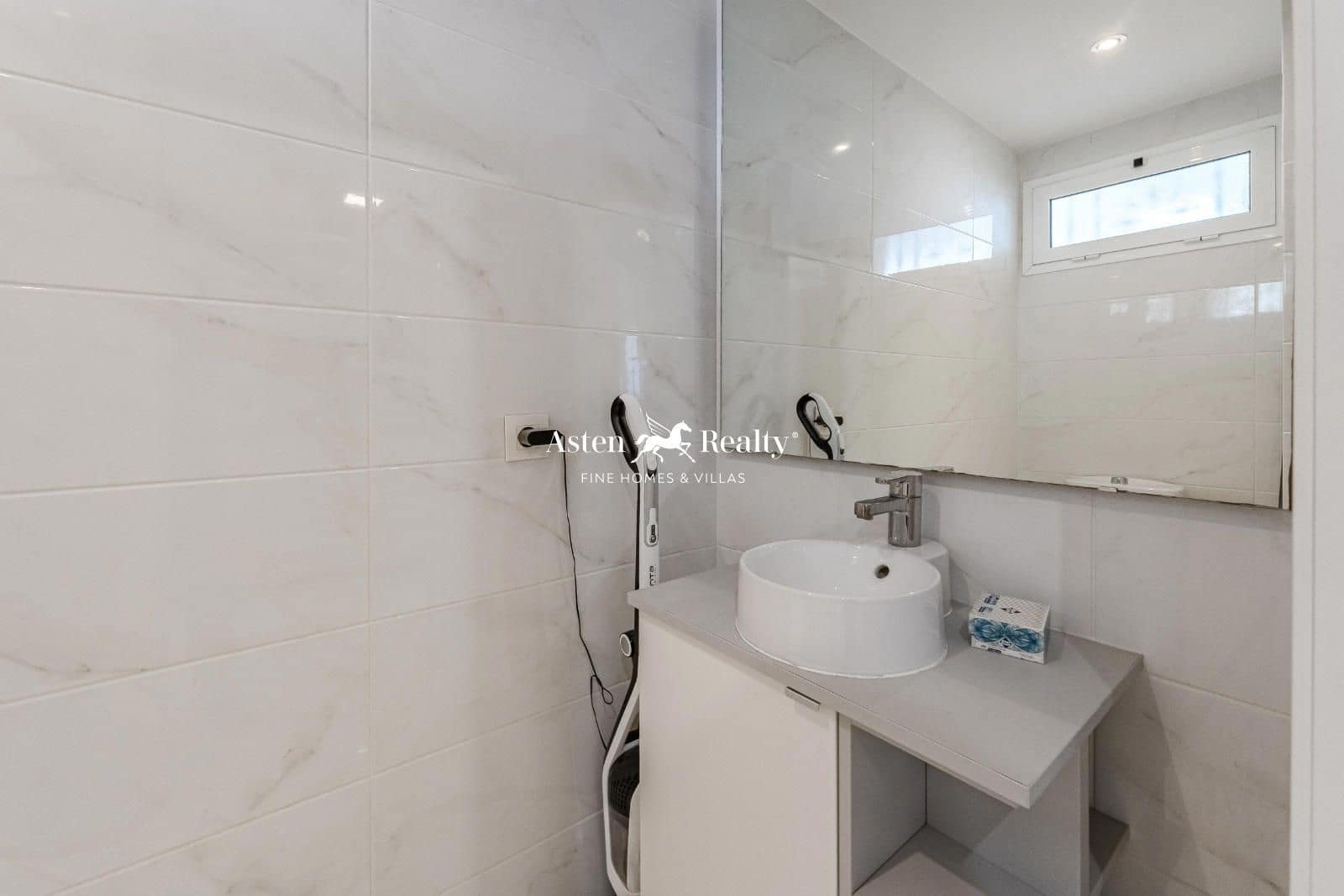 4 soveværelse Byhus til salg i Torviscas med swimmingpool garage - € 680.000 (Ref: 8742279)