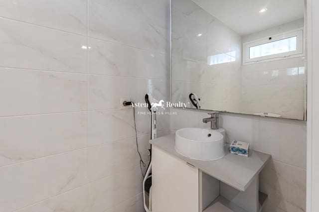 4 soveværelse Byhus til salg i Torviscas, Adeje med swimmingpool garage - € 680.000 (Ref: 8742279)