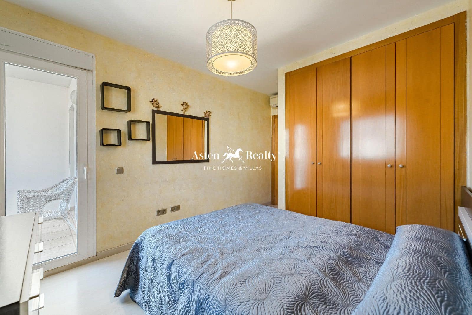 4 soveværelse Byhus til salg i Torviscas med swimmingpool garage - € 680.000 (Ref: 8742279)