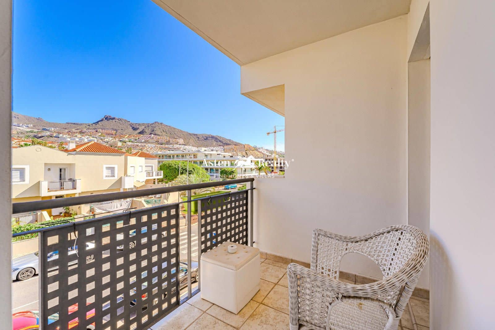 4 soveværelse Byhus til salg i Torviscas med swimmingpool garage - € 680.000 (Ref: 8742279)