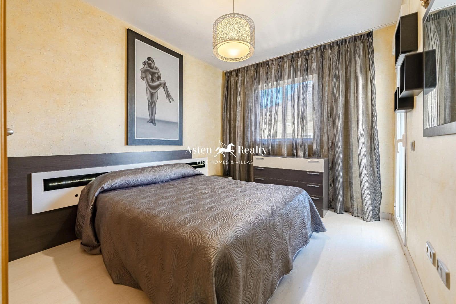 4 soveværelse Byhus til salg i Torviscas med swimmingpool garage - € 680.000 (Ref: 8742279)