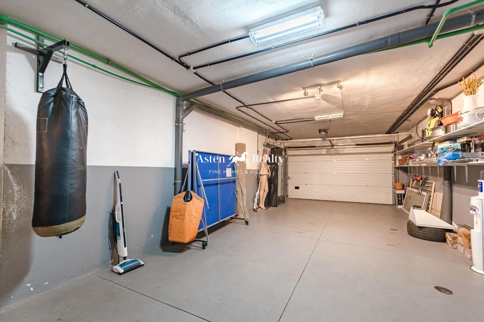 4 soveværelse Byhus til salg i Torviscas med swimmingpool garage - € 680.000 (Ref: 8742279)