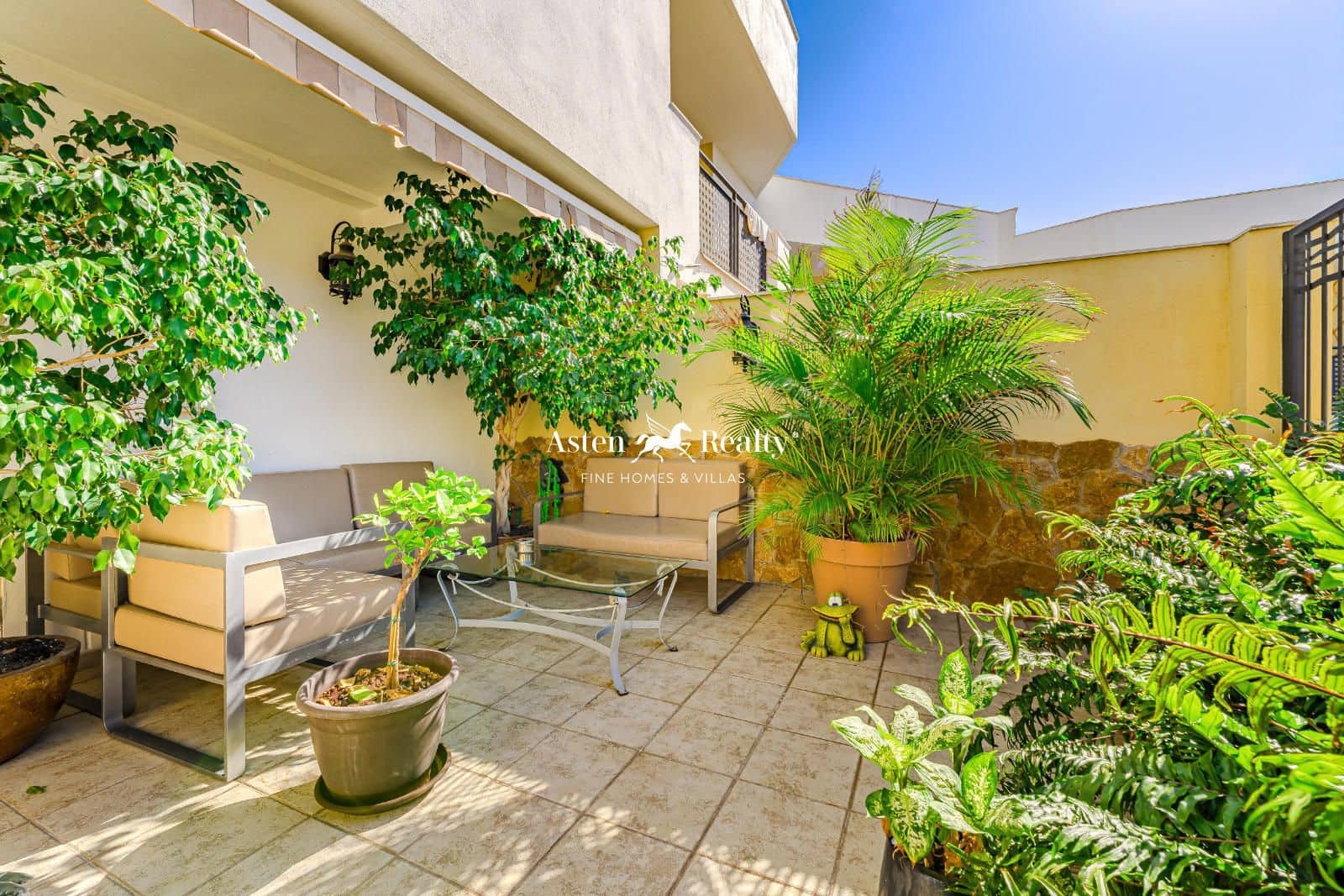 4 soveværelse Byhus til salg i Torviscas med swimmingpool garage - € 680.000 (Ref: 8742279)