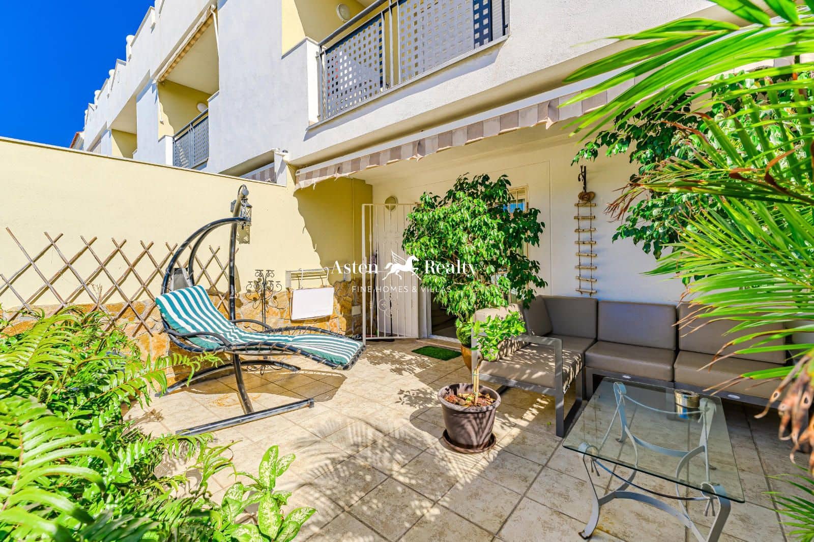 4 soveværelse Byhus til salg i Torviscas med swimmingpool garage - € 680.000 (Ref: 8742279)