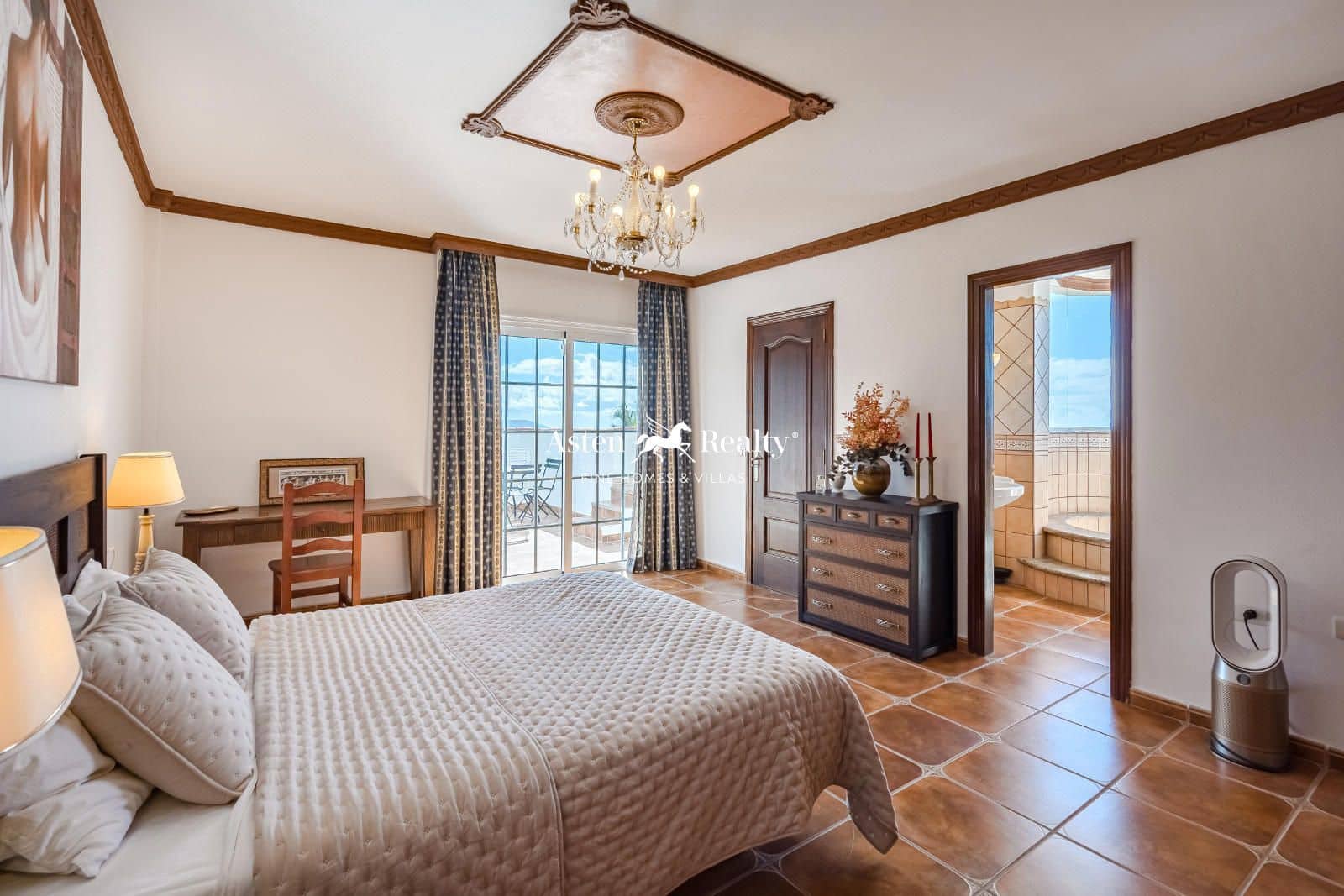 6 soveværelse Byhus til salg i Los Menores med swimmingpool garage - € 1.180.000 (Ref: 8754796)