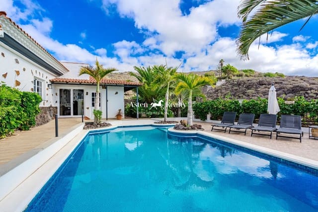 6 soveværelse Byhus til salg i Los Menores, Adeje med swimmingpool garage - € 1.180.000 (Ref: 8754796)