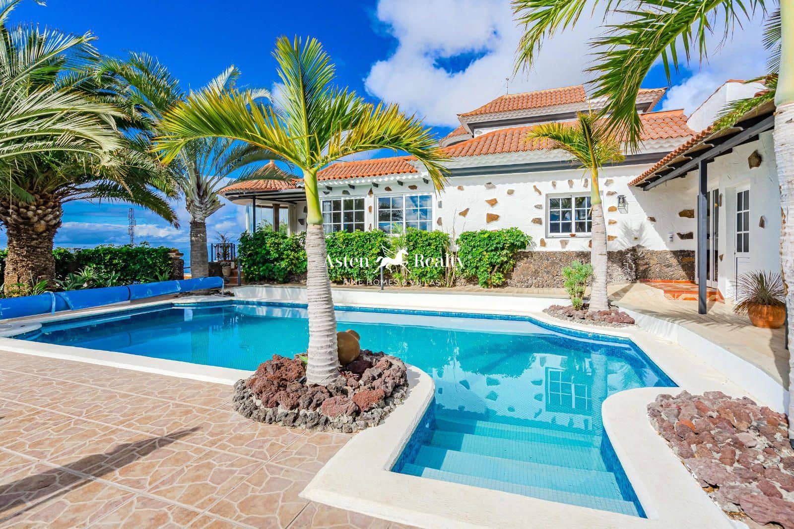 6 soveværelse Byhus til salg i Los Menores med swimmingpool garage - € 1.180.000 (Ref: 8754796)