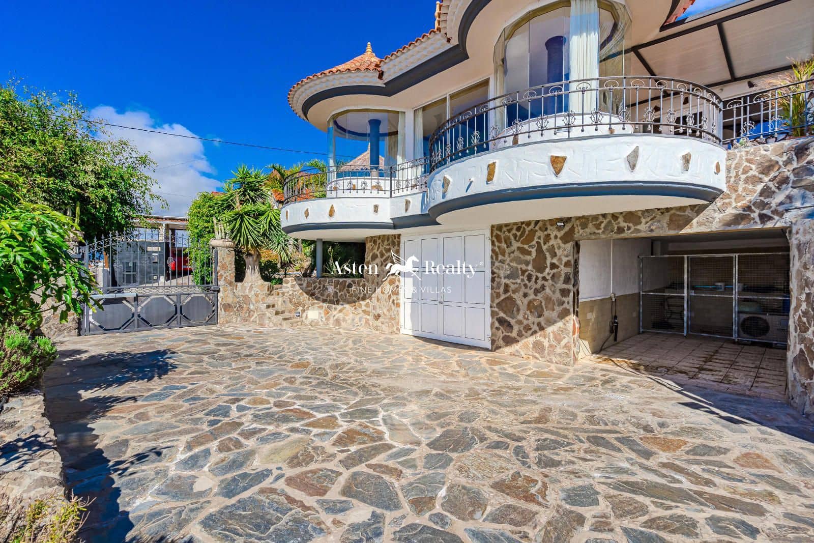 6 soveværelse Byhus til salg i Los Menores med swimmingpool garage - € 1.180.000 (Ref: 8754796)