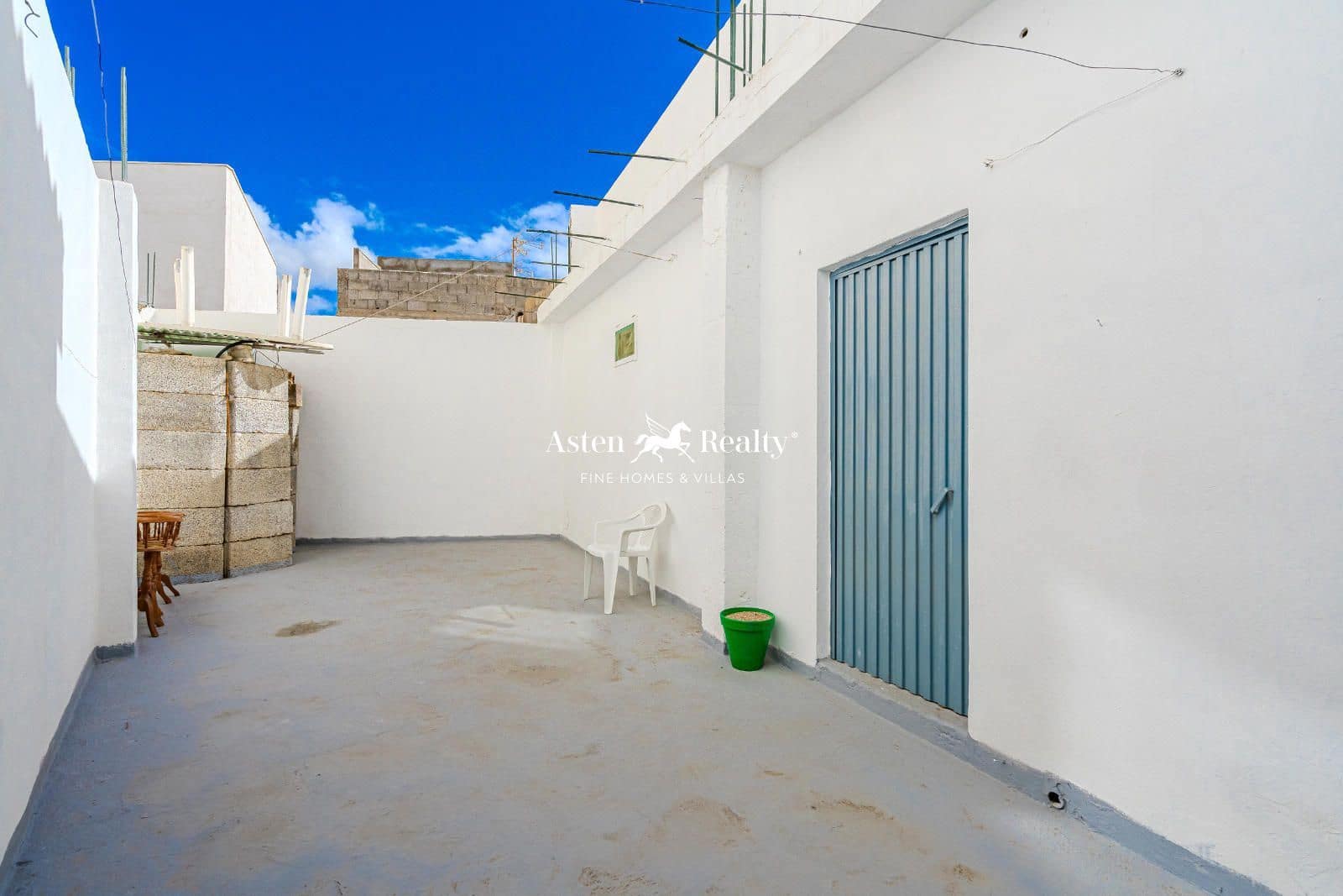 5 soverom Restaurant/Bar til salgs i Armenime med garasje - € 360 000 (Ref: 8765512)