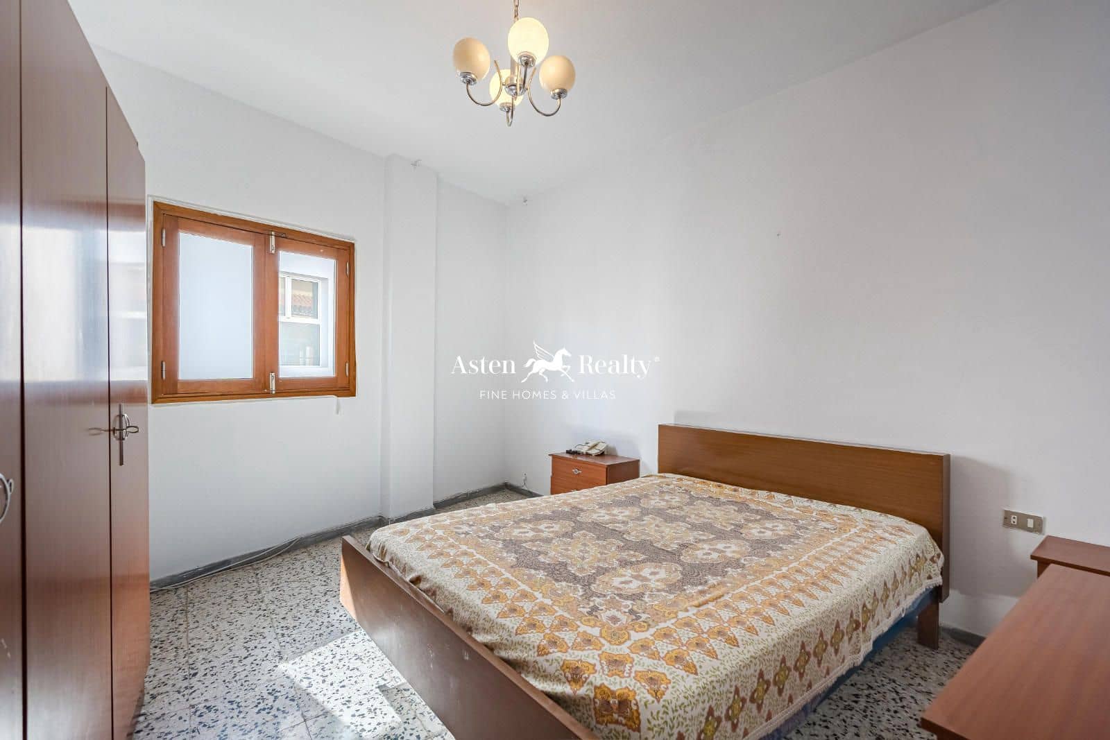 5 soverom Restaurant/Bar til salgs i Armenime med garasje - € 360 000 (Ref: 8765512)