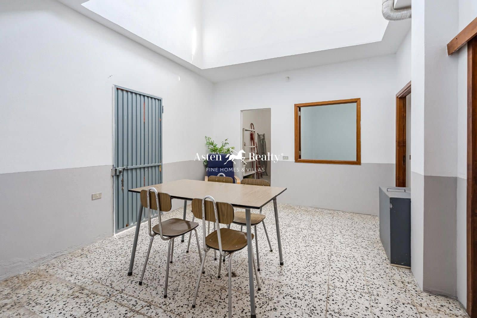 5 soverom Restaurant/Bar til salgs i Armenime med garasje - € 360 000 (Ref: 8765512)