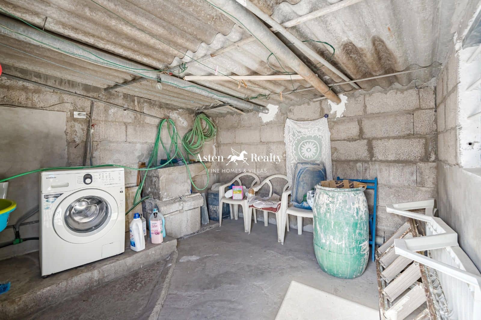 5 soverom Restaurant/Bar til salgs i Armenime med garasje - € 360 000 (Ref: 8765512)