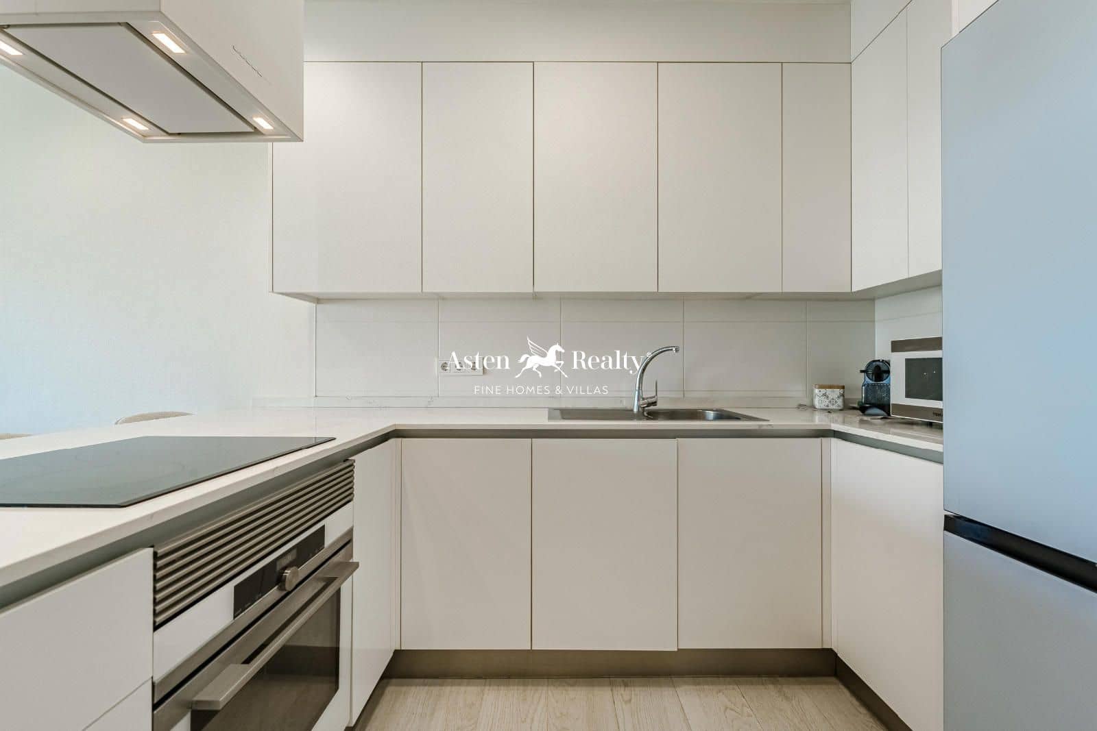 2 bedroom Penthouse for sale in Playa San Juan with garage - € 660,000 (Ref: 8765865)