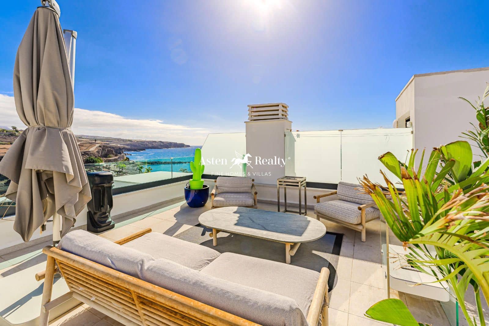 2 bedroom Penthouse for sale in Playa San Juan with garage - € 660,000 (Ref: 8765865)