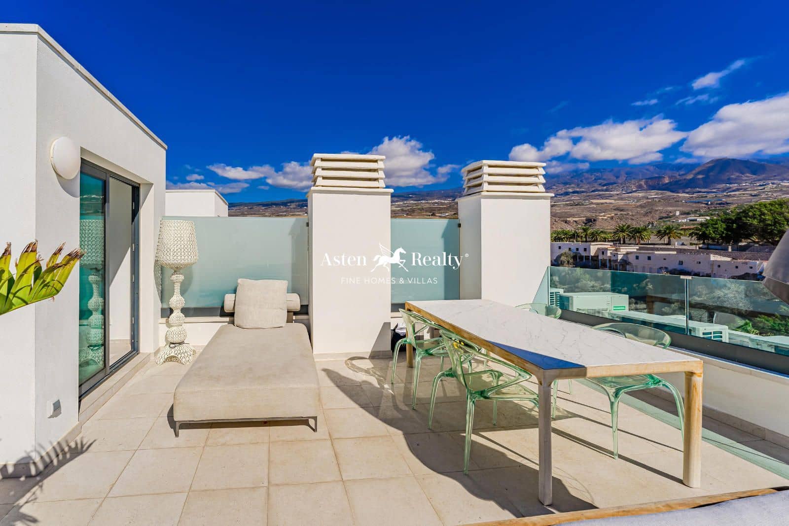 2 bedroom Penthouse for sale in Playa San Juan with garage - € 660,000 (Ref: 8765865)