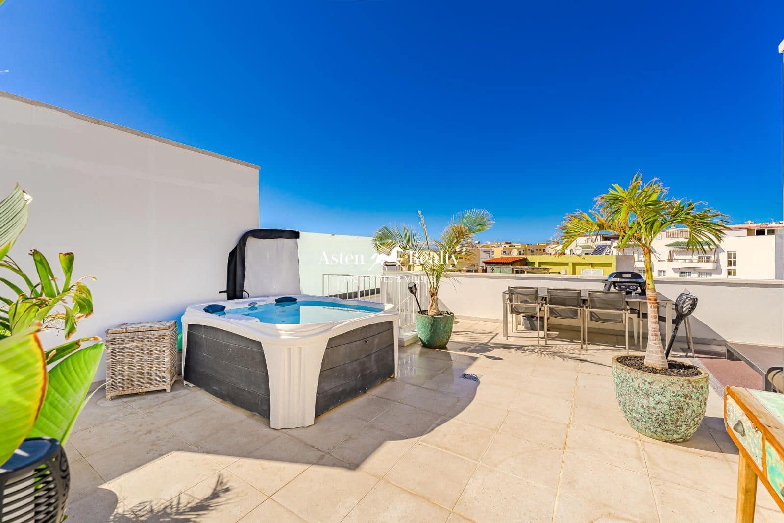 2 bedroom Penthouse for sale in Playa San Juan with garage - € 660,000 (Ref: 8765865)