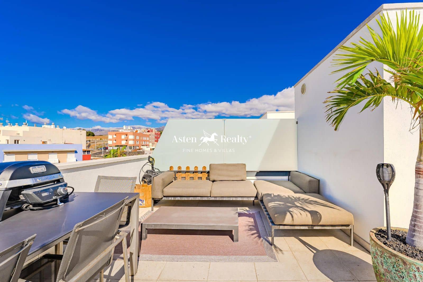 2 bedroom Penthouse for sale in Playa San Juan with garage - € 660,000 (Ref: 8765865)