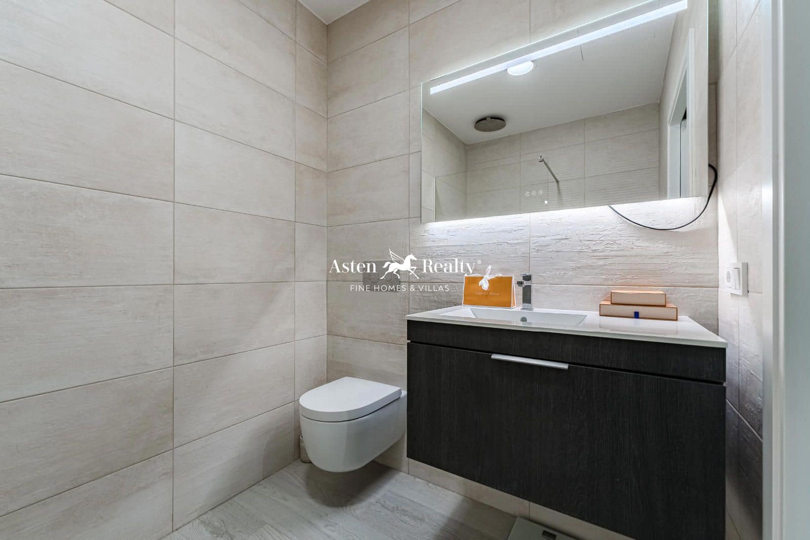 2 bedroom Penthouse for sale in Playa San Juan with garage - € 660,000 (Ref: 8765865)