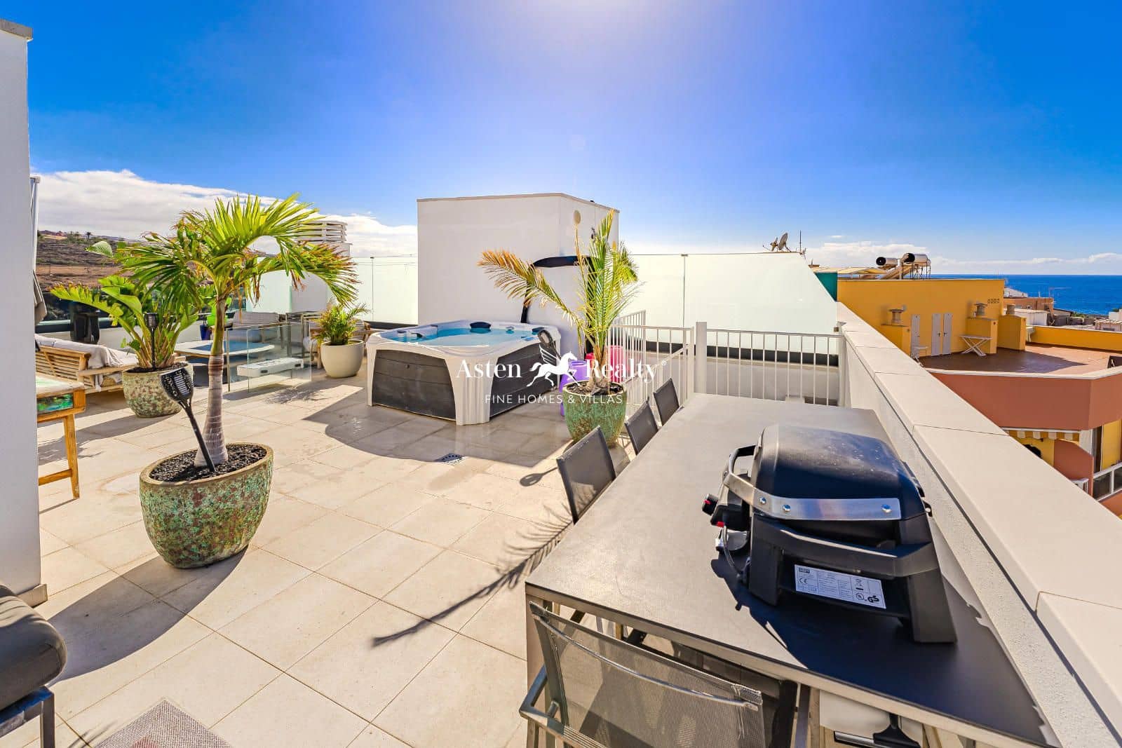 2 bedroom Penthouse for sale in Playa San Juan with garage - € 660,000 (Ref: 8765865)