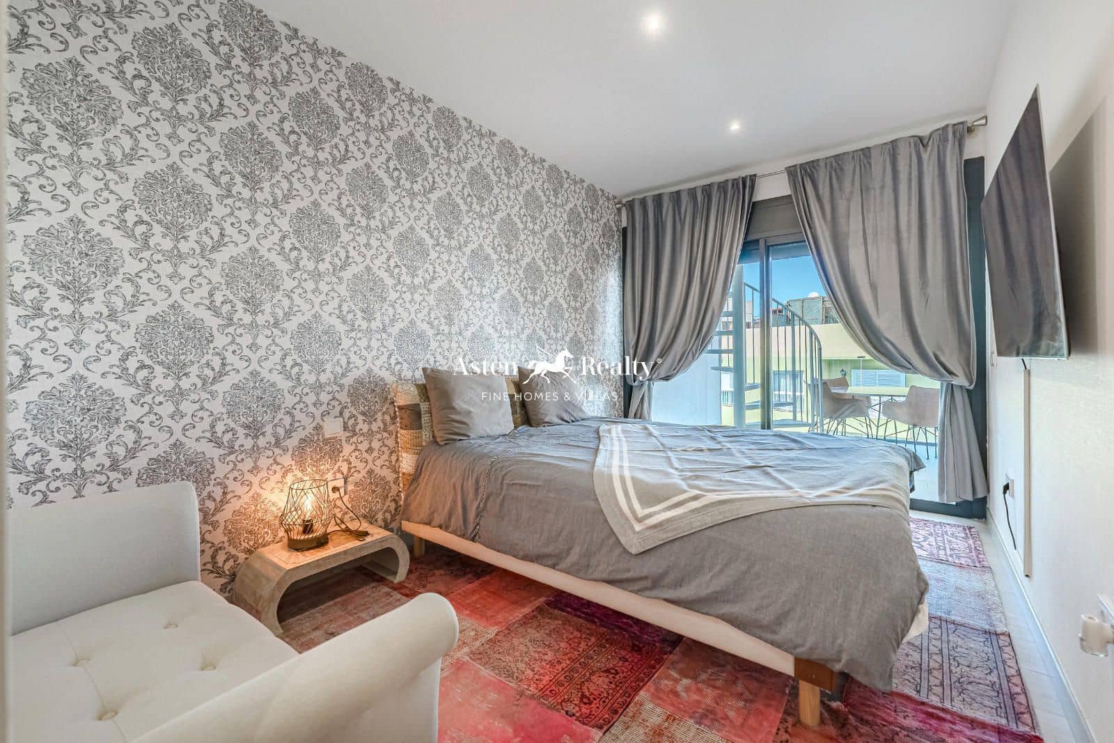 2 bedroom Penthouse for sale in Playa San Juan with garage - € 660,000 (Ref: 8765865)