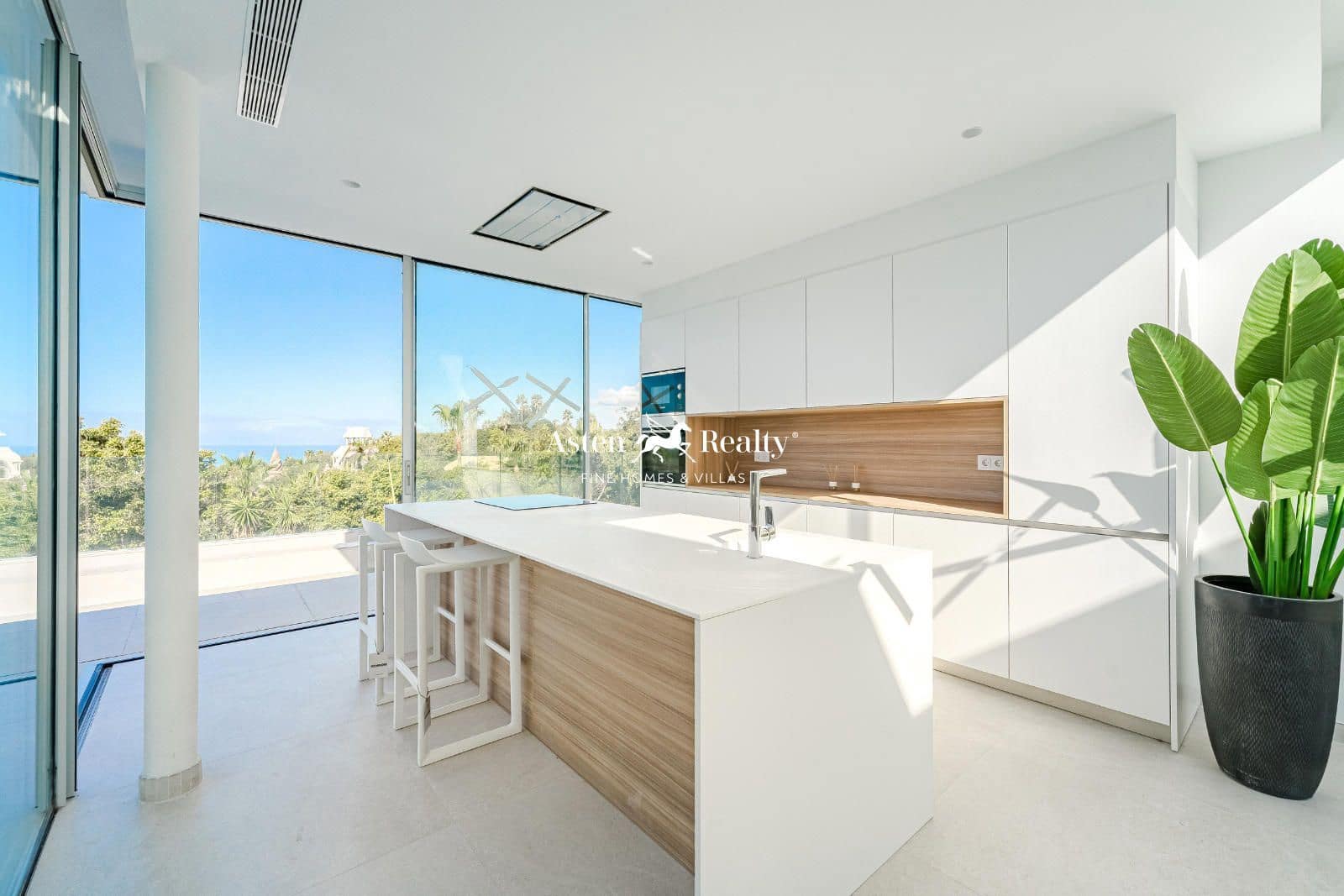 6 soverom Hus til salgs i Costa Adeje med svømmebasseng garasje - € 2 700 000 (Ref: 8769070)