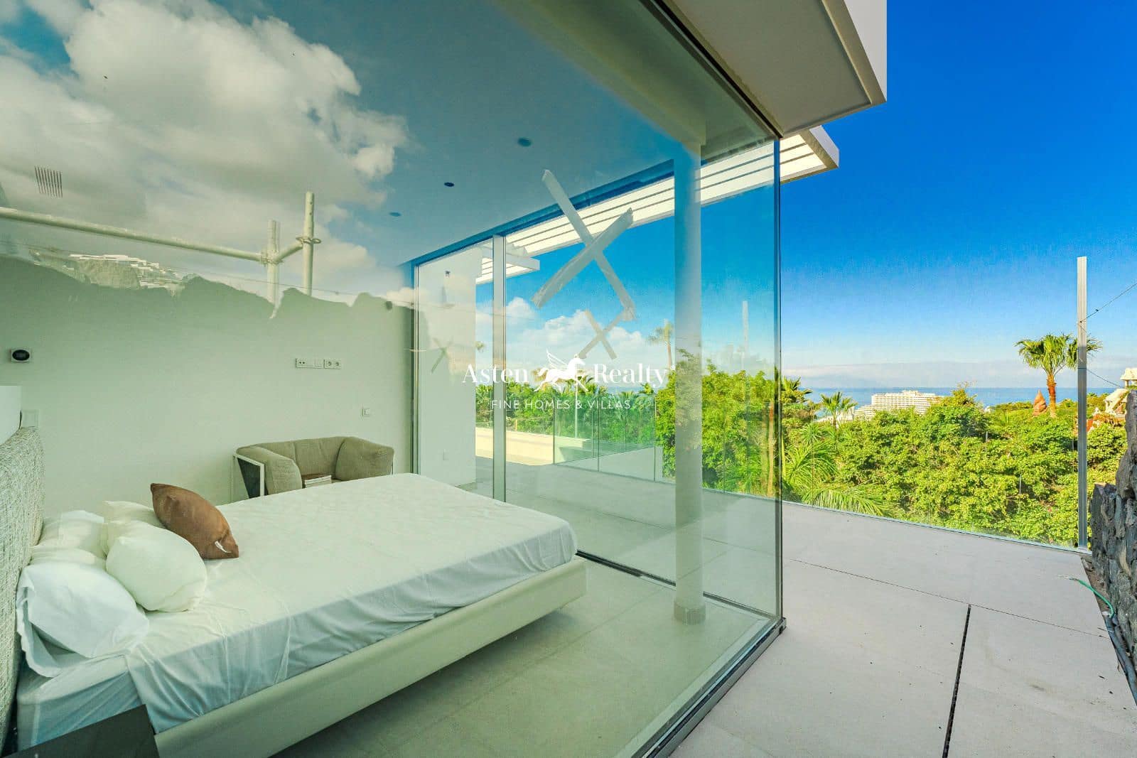 6 soverom Hus til salgs i Costa Adeje med svømmebasseng garasje - € 2 700 000 (Ref: 8769070)