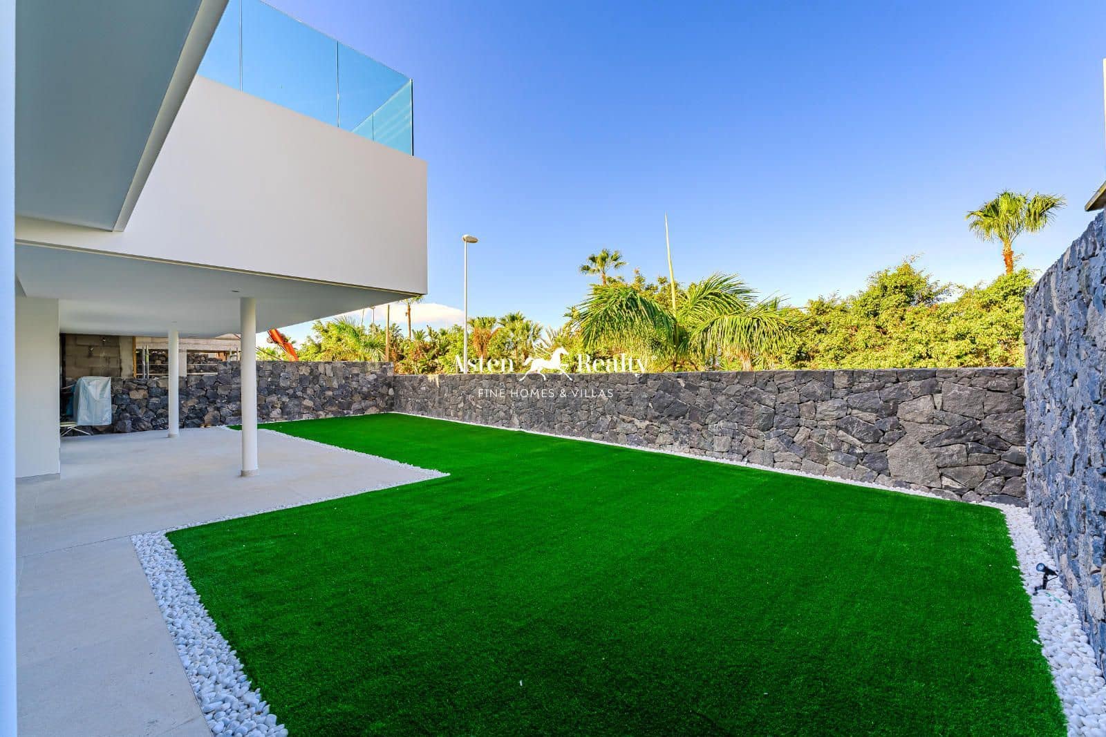 6 soverom Hus til salgs i Costa Adeje med svømmebasseng garasje - € 2 700 000 (Ref: 8769070)