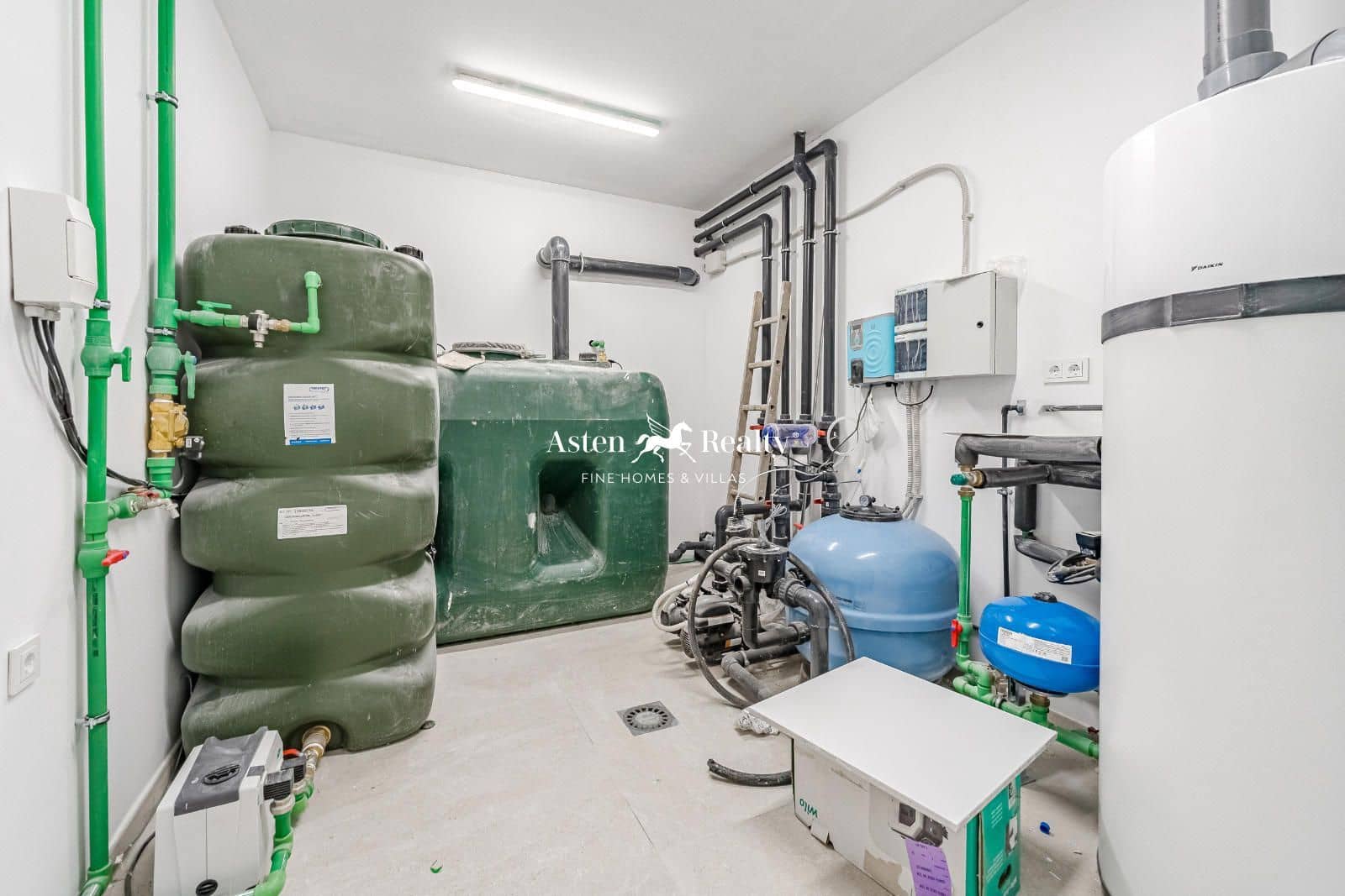 6 soverom Hus til salgs i Costa Adeje med svømmebasseng garasje - € 2 700 000 (Ref: 8769070)