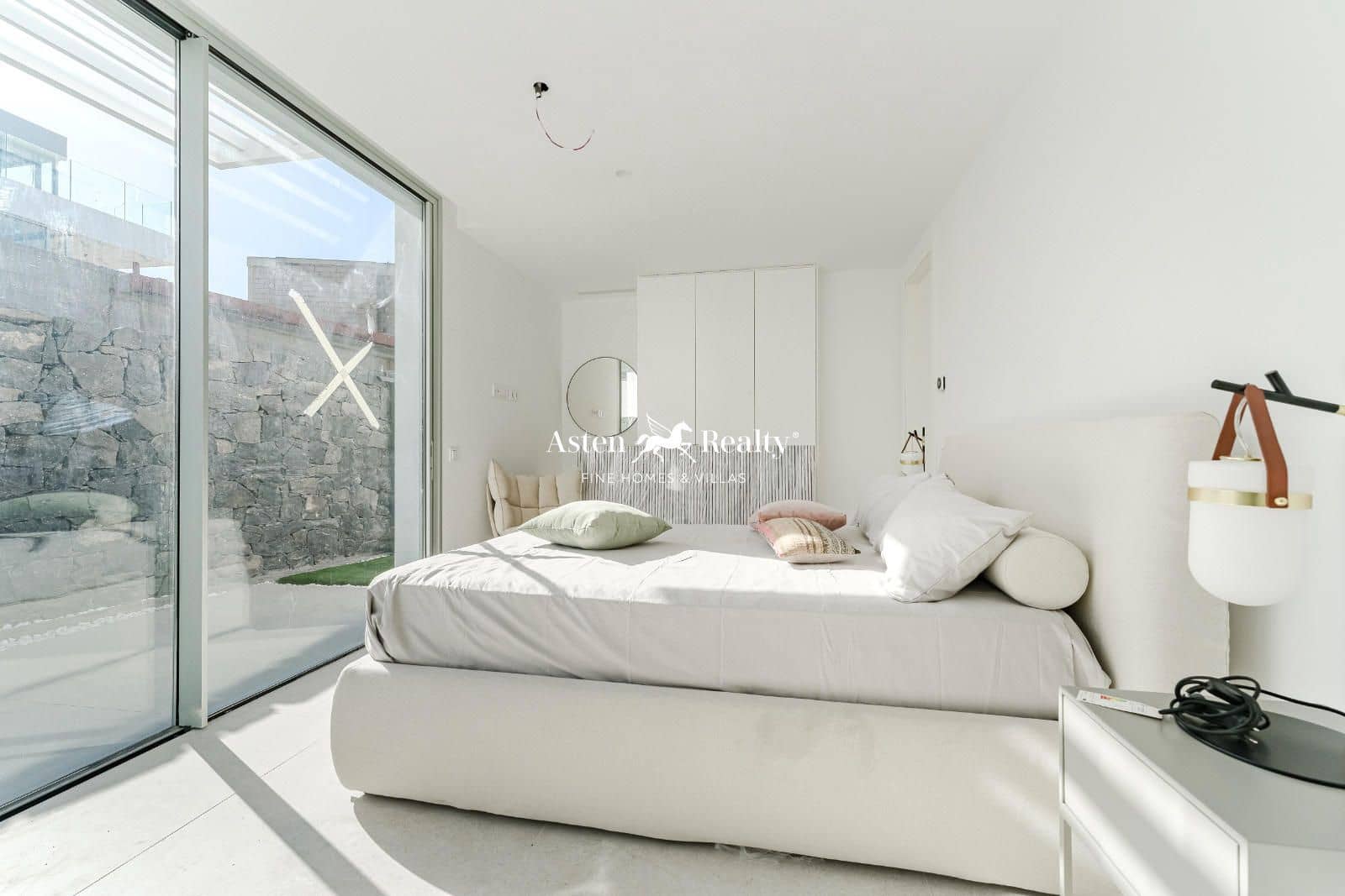 6 soverom Hus til salgs i Costa Adeje med svømmebasseng garasje - € 2 700 000 (Ref: 8769070)