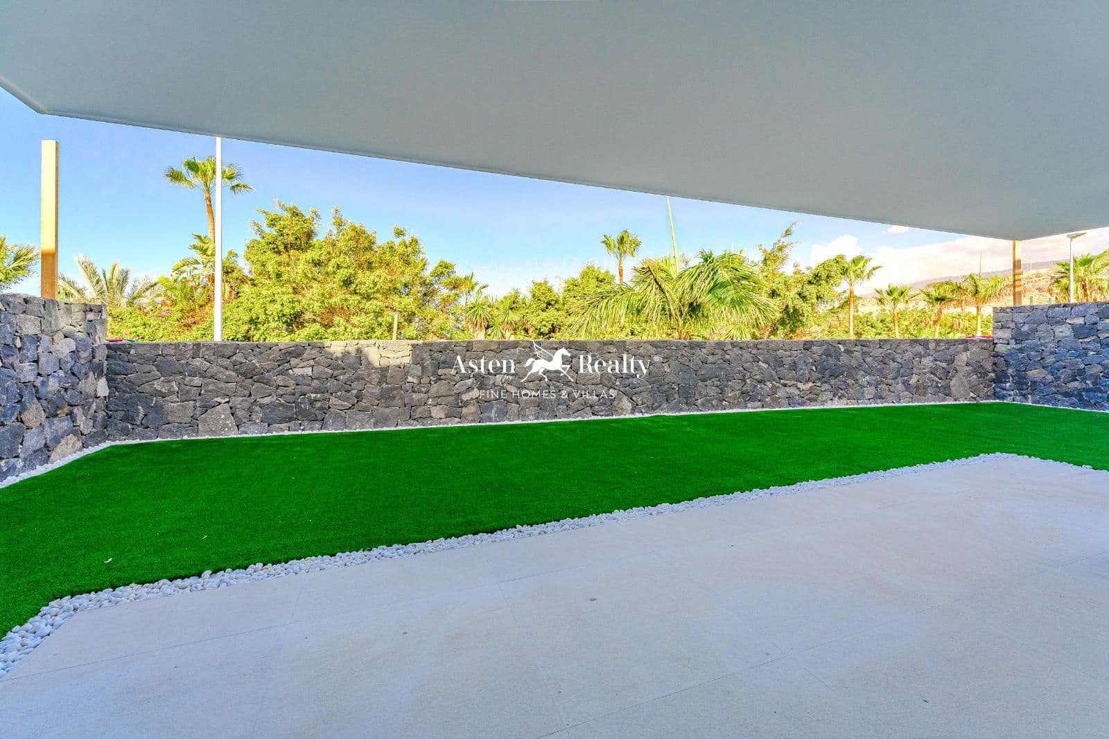 6 soverom Hus til salgs i Costa Adeje med svømmebasseng garasje - € 2 700 000 (Ref: 8769070)