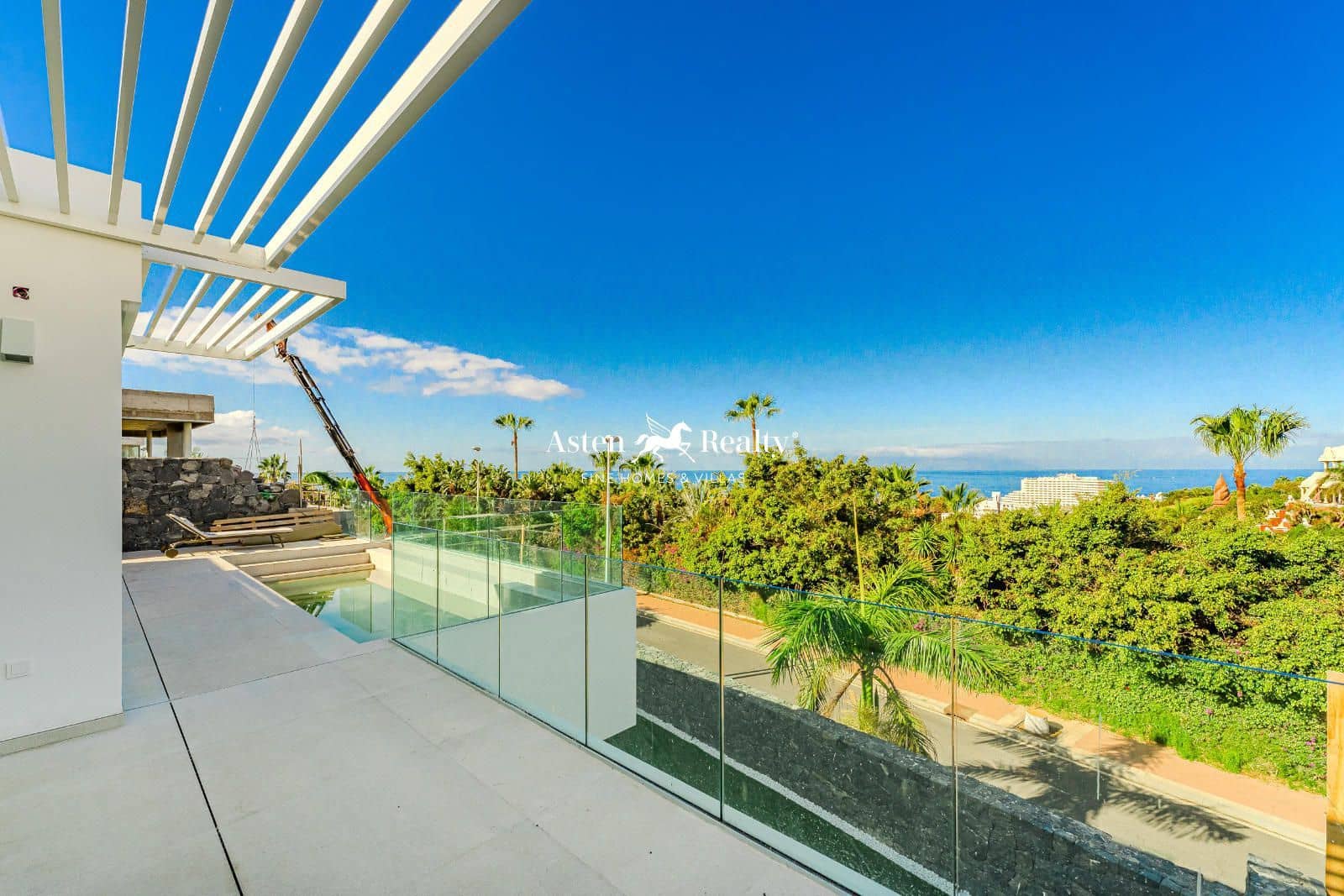 6 soverom Hus til salgs i Costa Adeje med svømmebasseng garasje - € 2 700 000 (Ref: 8769070)