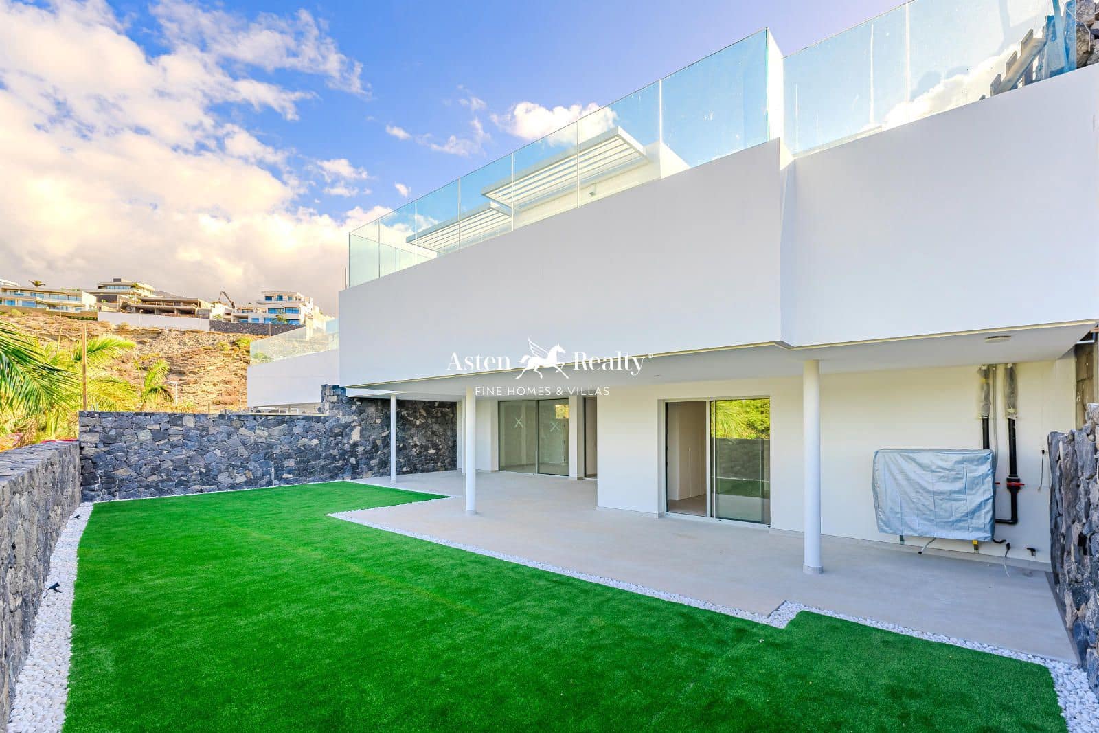 6 soverom Hus til salgs i Costa Adeje med svømmebasseng garasje - € 2 700 000 (Ref: 8769070)