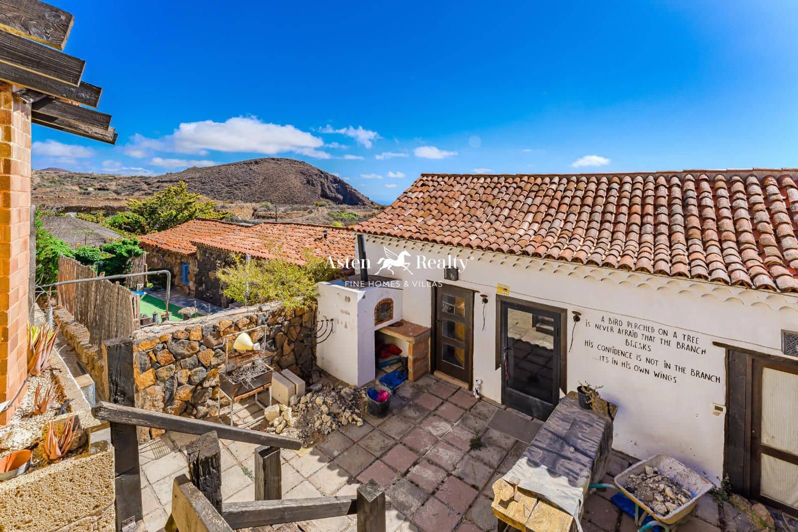 13 soveværelse Finca/Landehus til salg i San Miguel de Abona med swimmingpool garage - € 1.500.000 (Ref: 8774760)