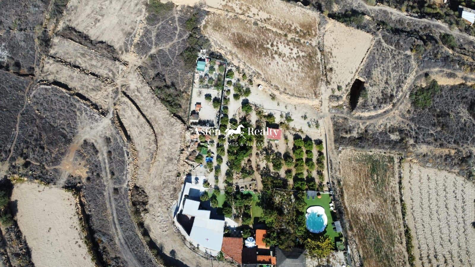 13 soveværelse Finca/Landehus til salg i San Miguel de Abona med swimmingpool garage - € 1.500.000 (Ref: 8774760)