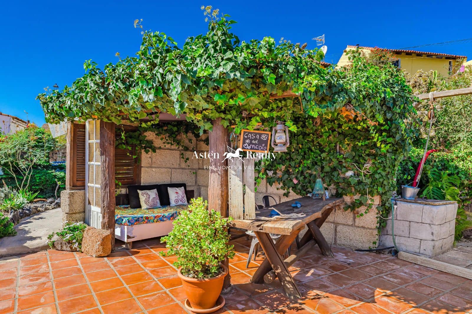 13 soveværelse Finca/Landehus til salg i San Miguel de Abona med swimmingpool garage - € 1.500.000 (Ref: 8774760)