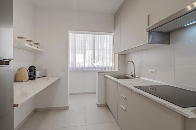 2 slaapkamer Flat te koop in Torviscas, Adeje met zwembad - € 367.500 (Ref: 8777054)