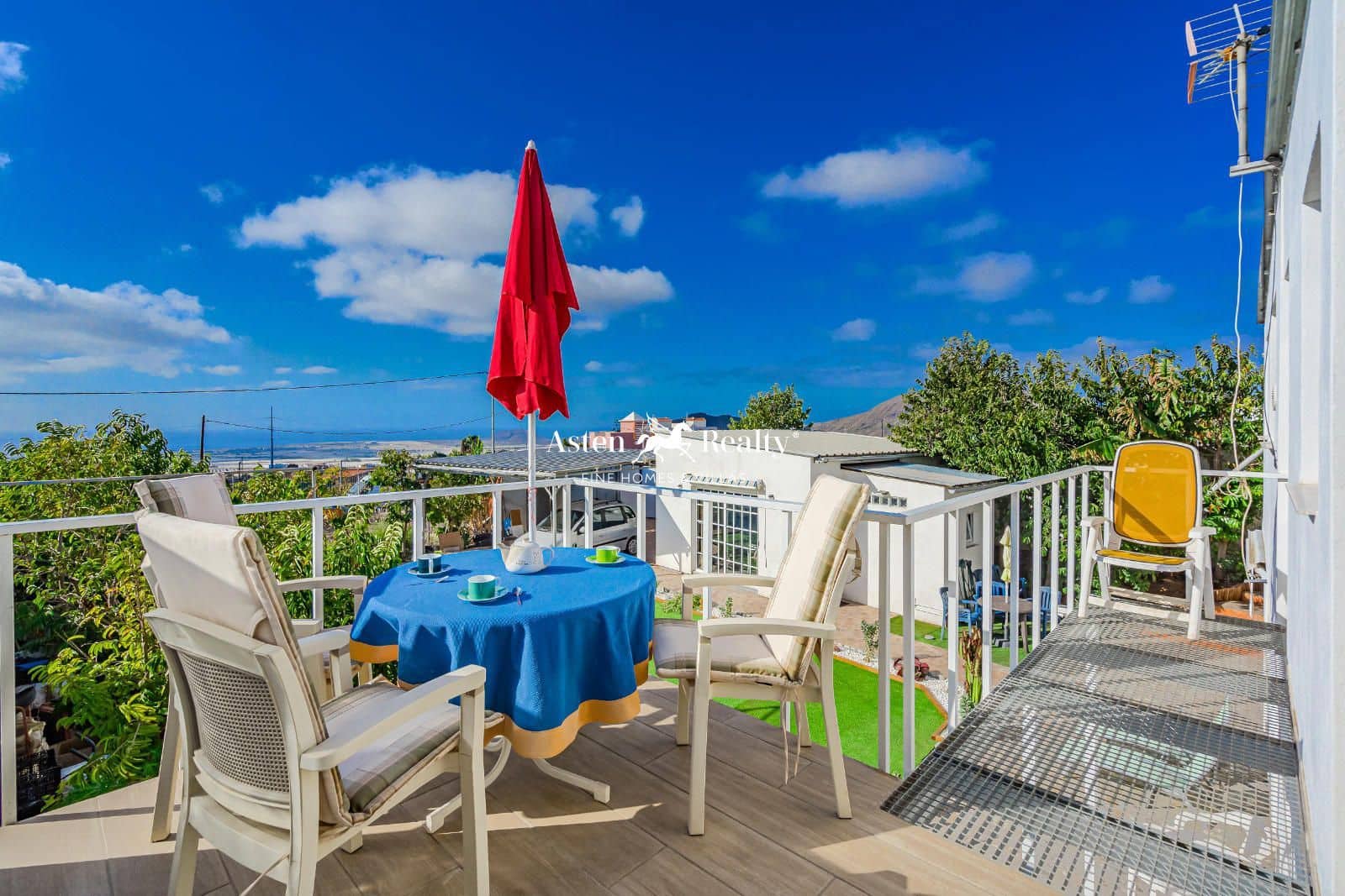 5 chambre Villa/Maison à vendre à Arona avec garage - 580 000 € (Ref: 8777645)