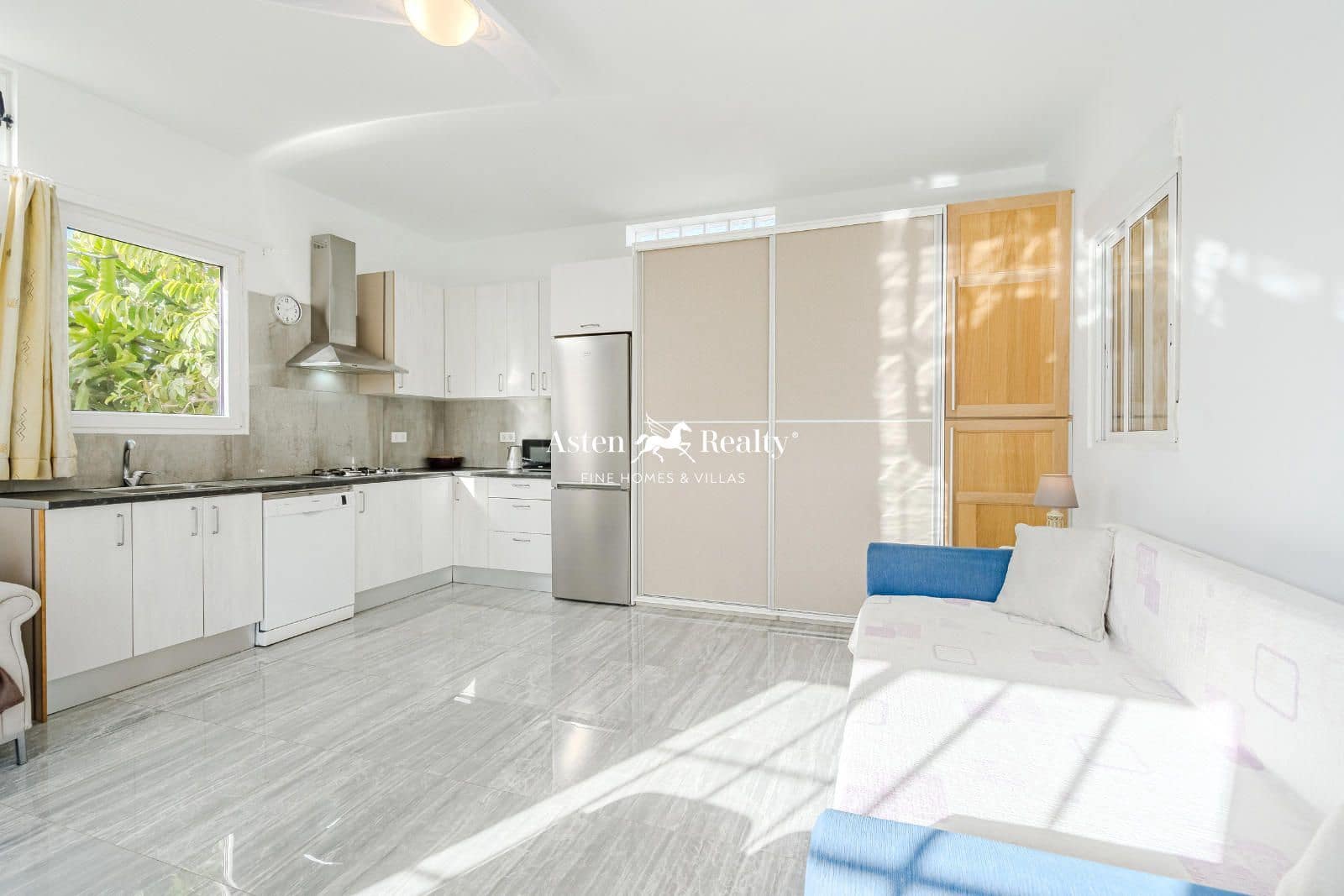 5 chambre Villa/Maison à vendre à Arona avec garage - 580 000 € (Ref: 8777645)