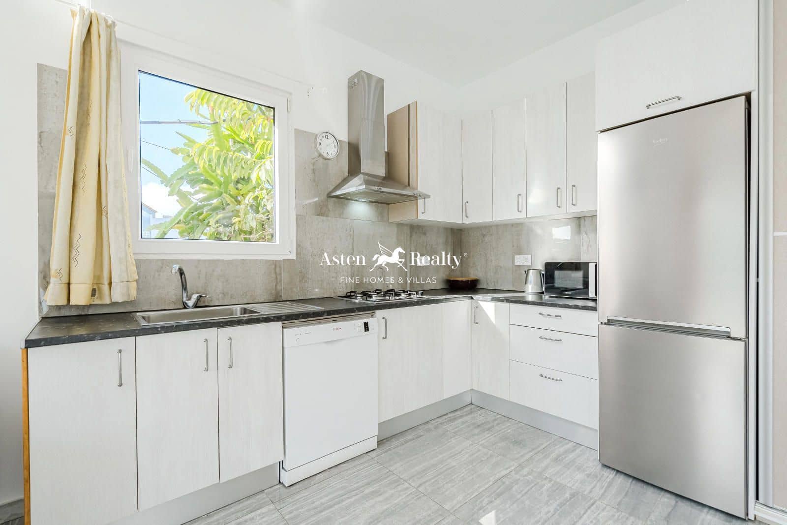 5 chambre Villa/Maison à vendre à Arona avec garage - 580 000 € (Ref: 8777645)