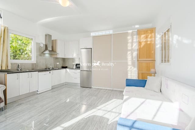 5 Zimmer Villa zu verkaufen in Arona mit Garage - 580.000 € (Ref: 8777645)