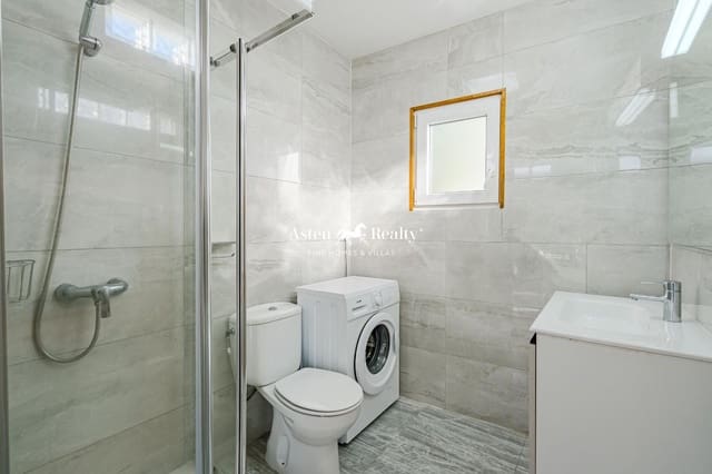 5 chambre Villa/Maison à vendre à Arona avec garage - 580 000 € (Ref: 8777645)