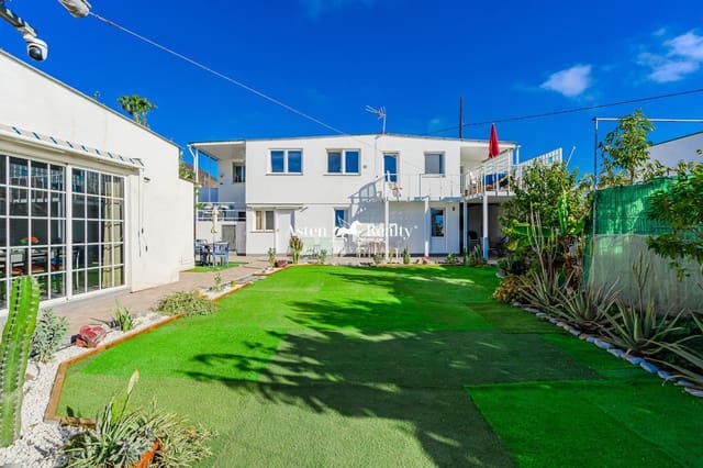 5 Zimmer Villa zu verkaufen in Arona mit Garage - 580.000 € (Ref: 8777645)
