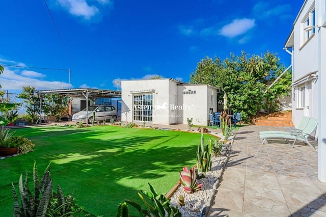 5 chambre Villa/Maison à vendre à Arona avec garage - 580 000 € (Ref: 8777645)