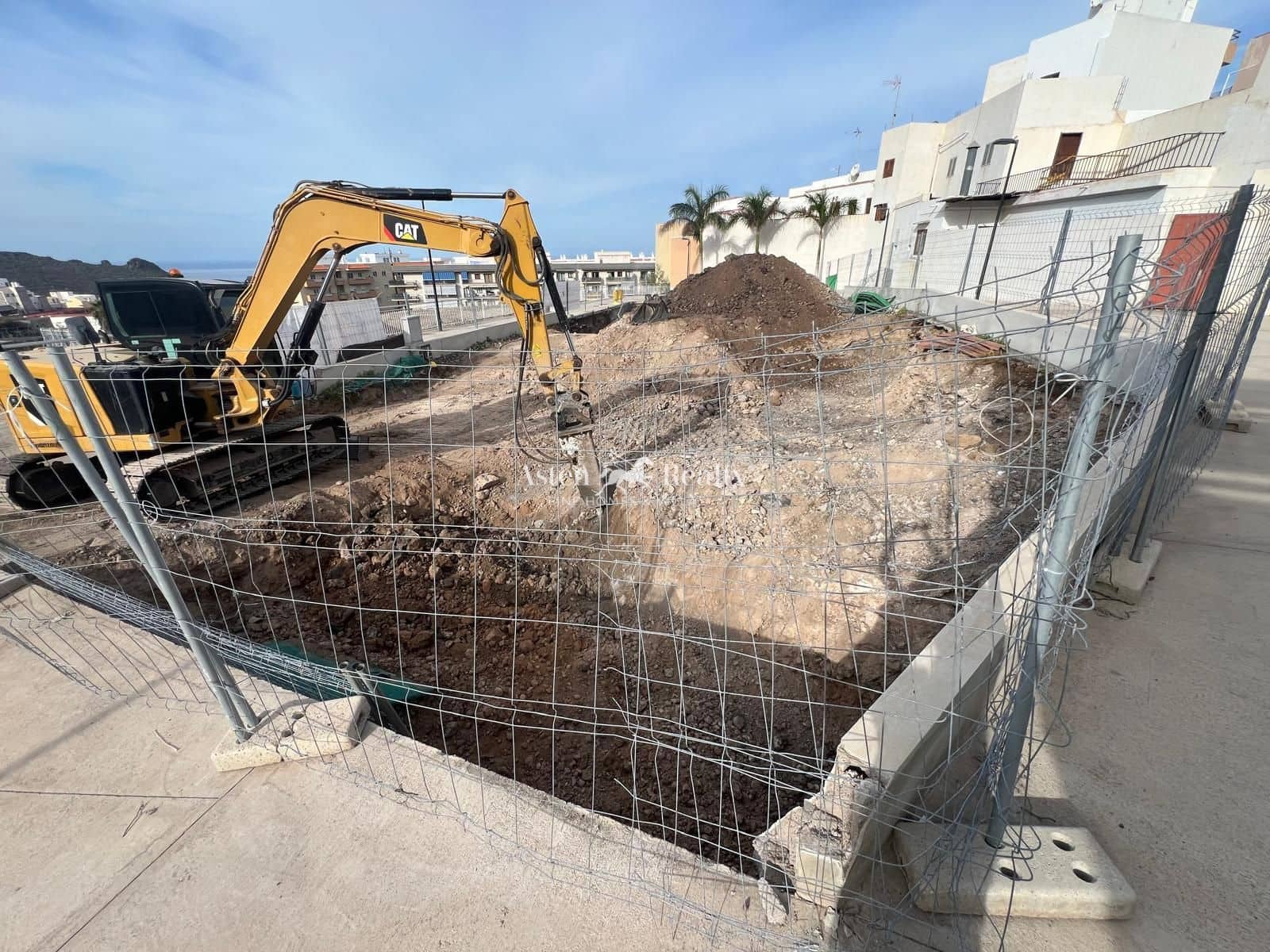 Hotell til salgs i Adeje med garasje - € 1 500 000 (Ref: 8796200)