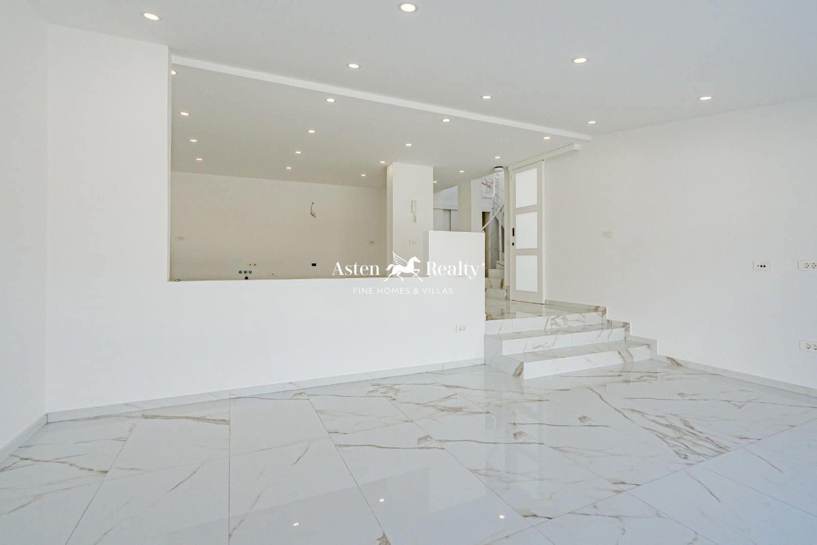 3 quarto Casa em Banda para venda em Costa Adeje com piscina garagem - 1 350 000 € (Ref: 8796697)