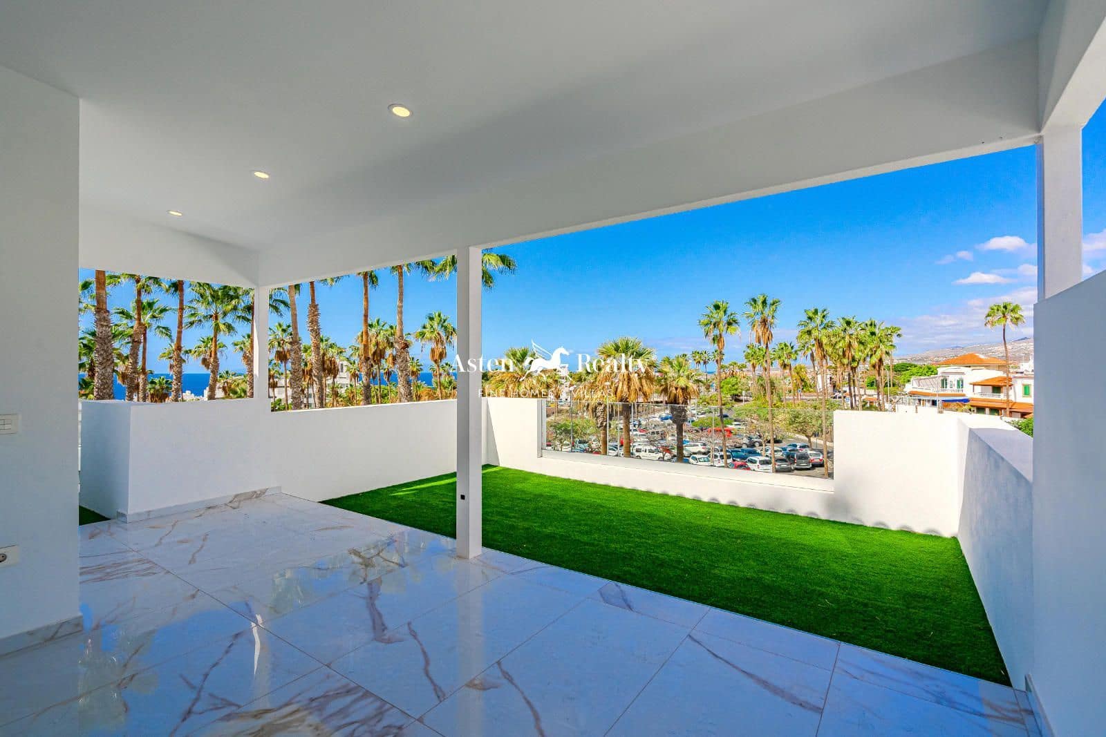 3 quarto Casa em Banda para venda em Costa Adeje com piscina garagem - 1 350 000 € (Ref: 8796697)