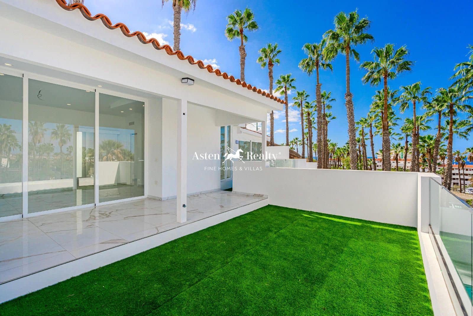 3 quarto Casa em Banda para venda em Costa Adeje com piscina garagem - 1 350 000 € (Ref: 8796697)