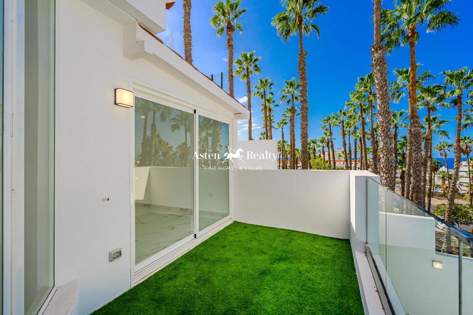 3 quarto Casa em Banda para venda em Costa Adeje com piscina garagem - 1 350 000 € (Ref: 8796697)